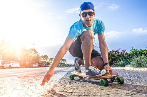 man longboarding